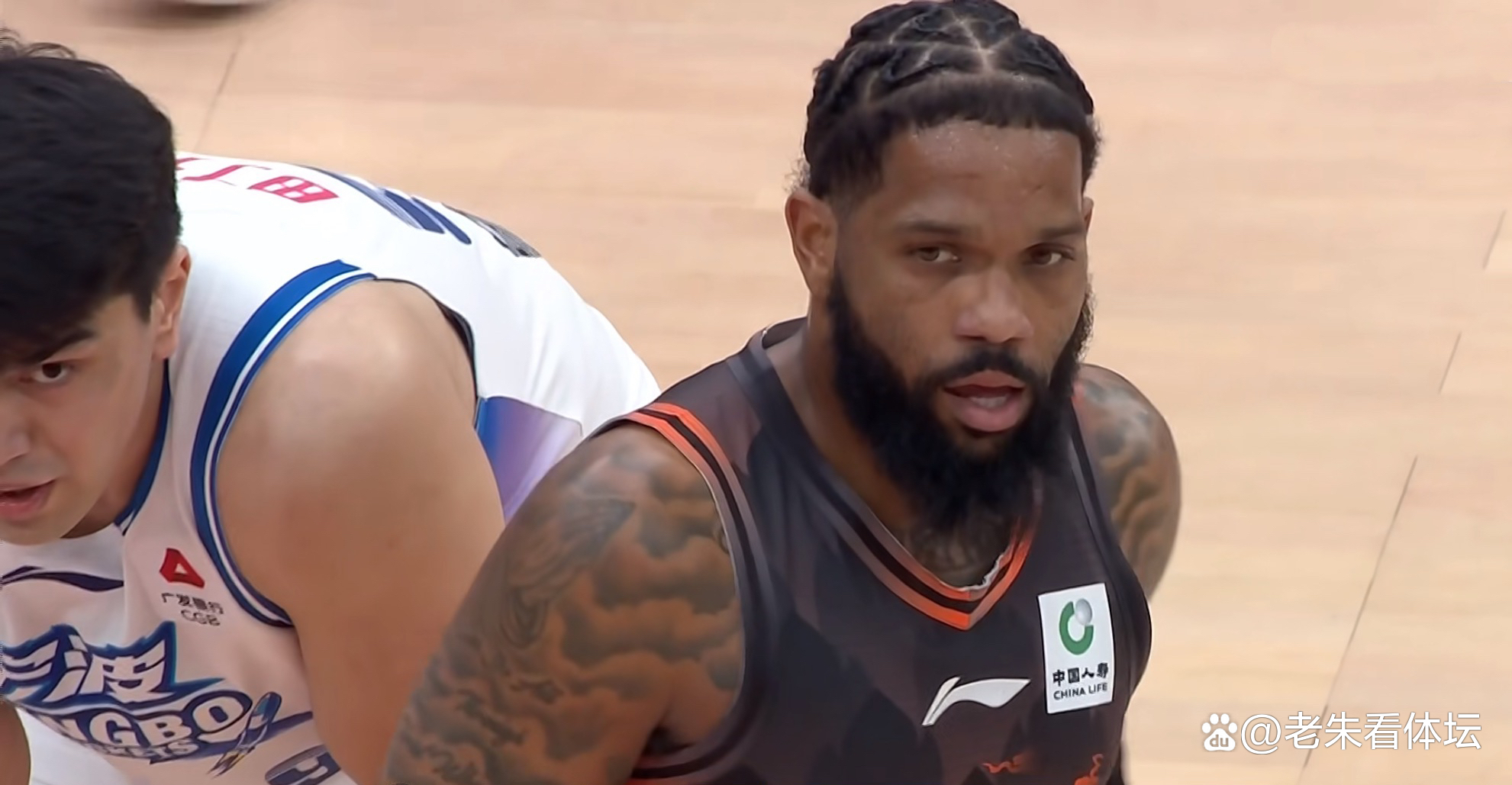 亚博体育直播太狠了！深圳男篮国际比赛日队长鼓劲曼联围绕意甲绝杀压哨，山东男篮赛前再遭质疑的简单介绍