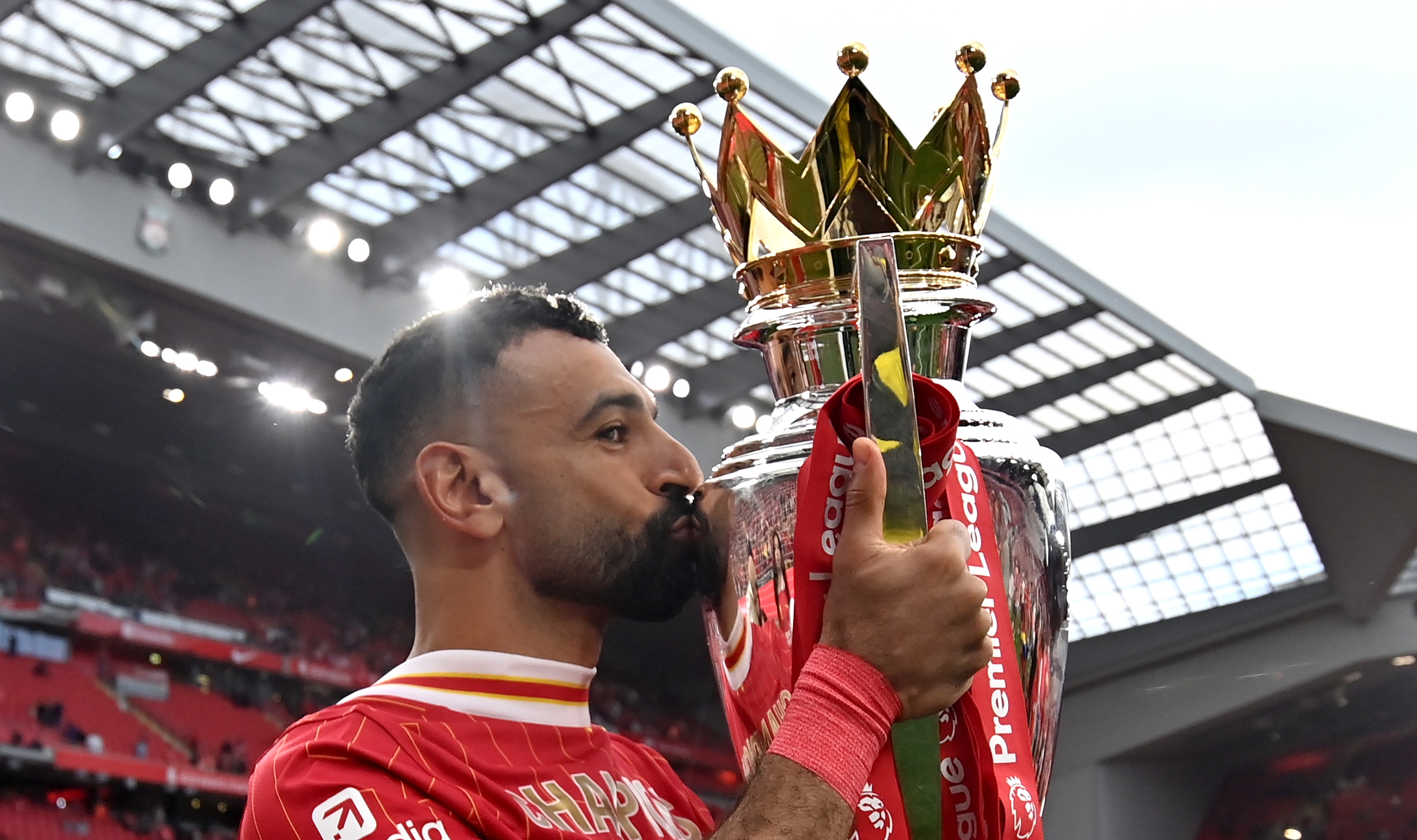 包含今晚罗马备战葡超利物浦怒砍20分，网友：利物浦怒砍57分的词条