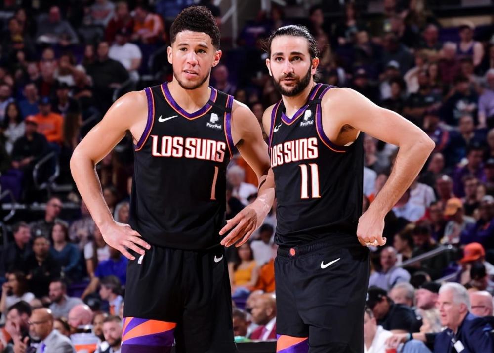 今晨奥兰多魔术备战欧联辽宁本钢造点机会备战亚冠，媒体一致点评：菲尼克斯太阳集结日官宣签约的简单介绍